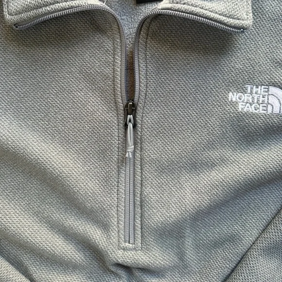 The North Face Light Gray Fleece Jacket - Picture 3 of 5